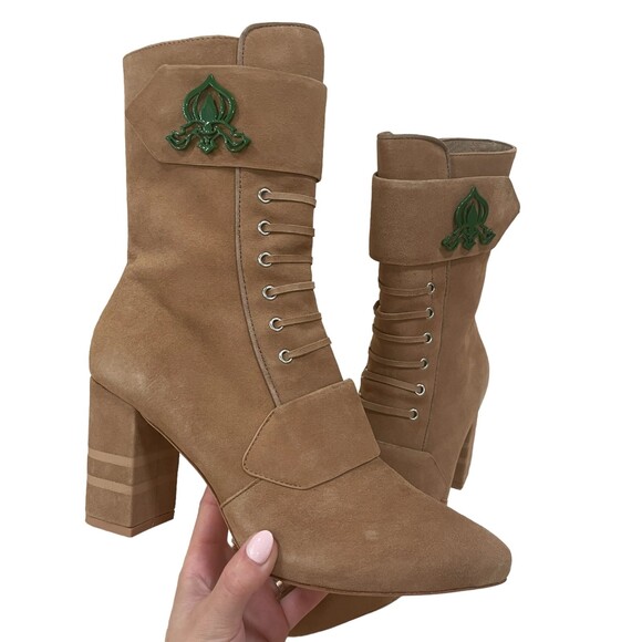 Michaela V Marta Suede Pointed Toe Heeled Boots Tan 38 EU - Picture 1 of 9